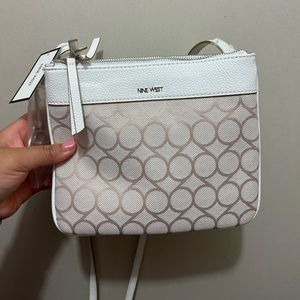 Selling a Nine West Purse 👜